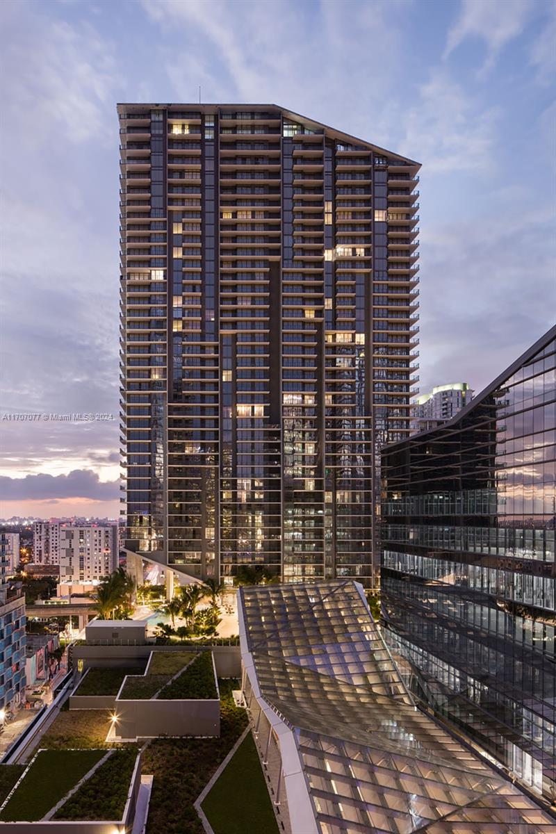 88 SW 7th St #3403, Miami FL 33130
