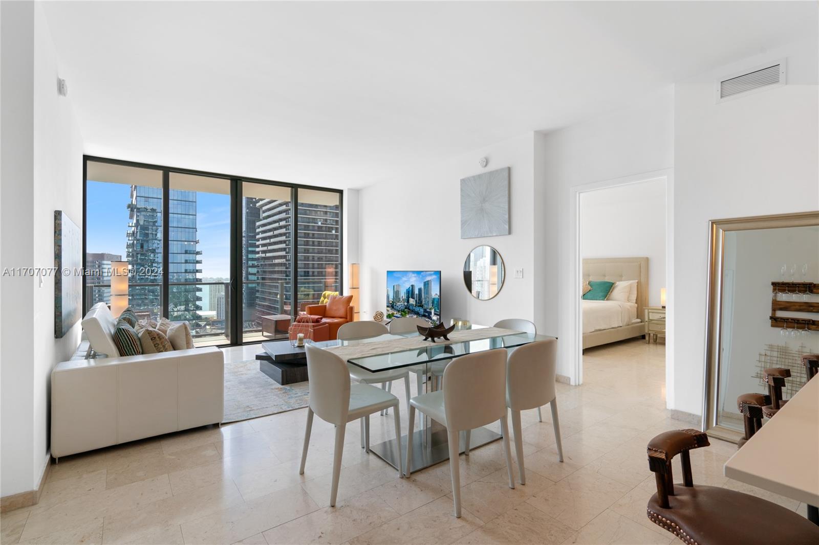 88 SW 7th St #3403, Miami FL 33130