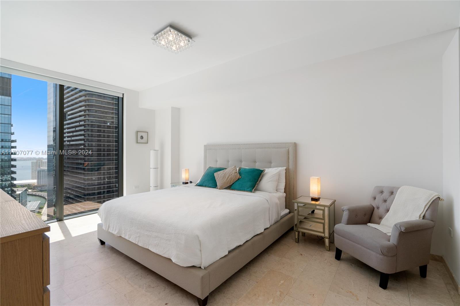 88 SW 7th St #3403, Miami FL 33130