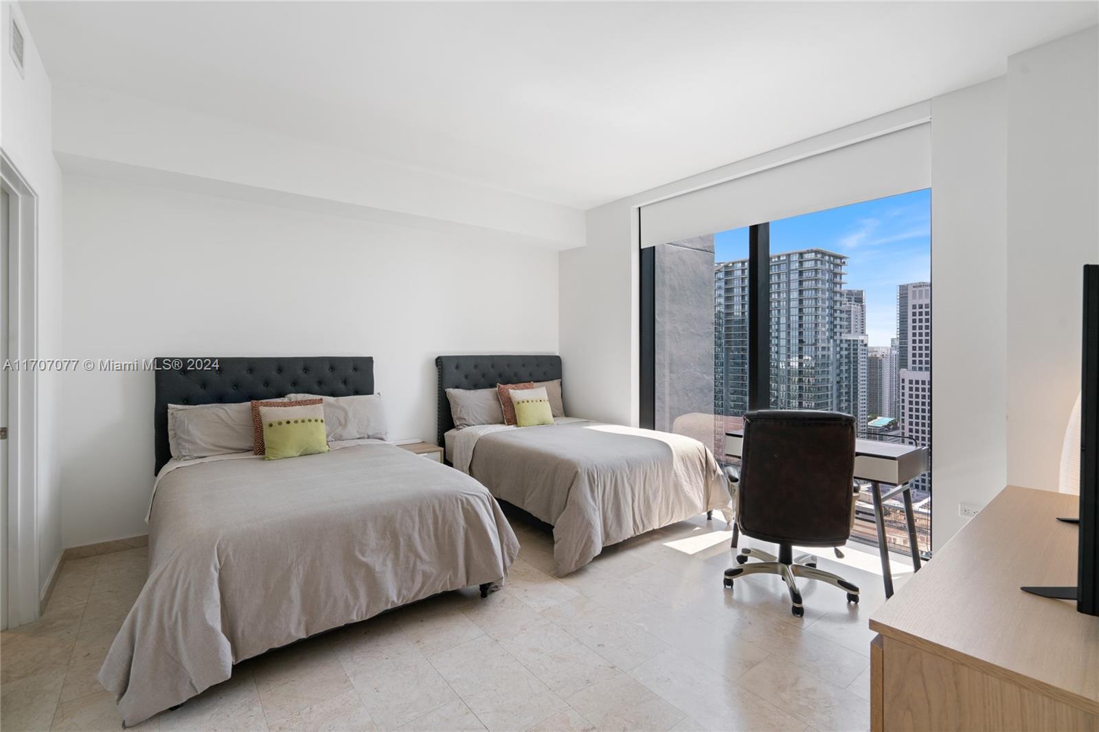 88 SW 7th St #3403, Miami FL 33130