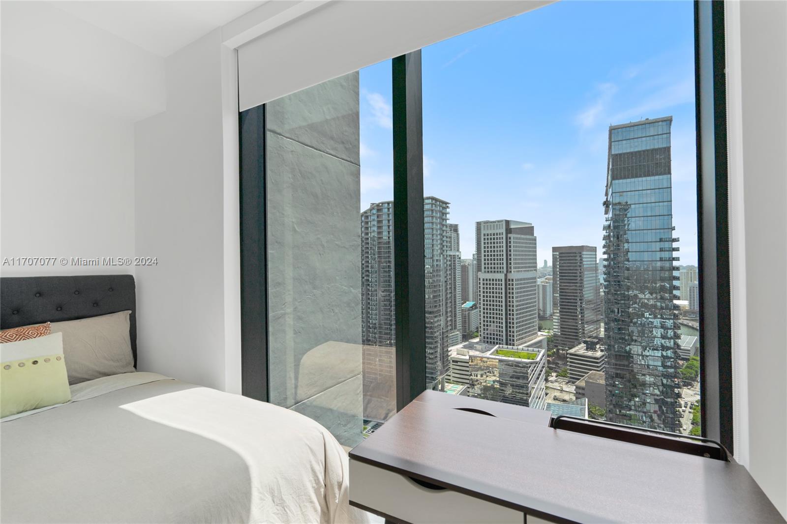 88 SW 7th St #3403, Miami FL 33130