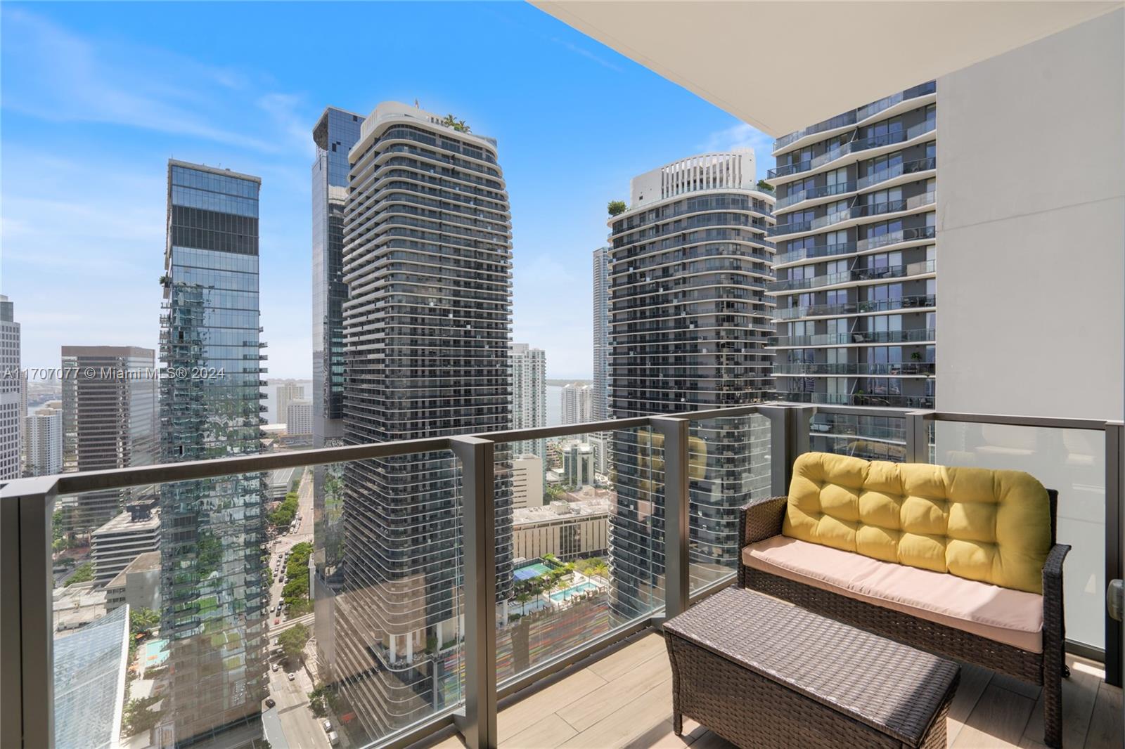 88 SW 7th St #3403, Miami FL 33130