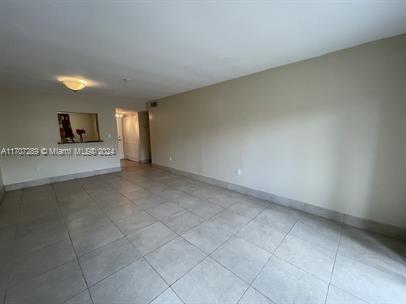 3700 NW 21st St #304, Lauderdale Lakes, Florida image 2