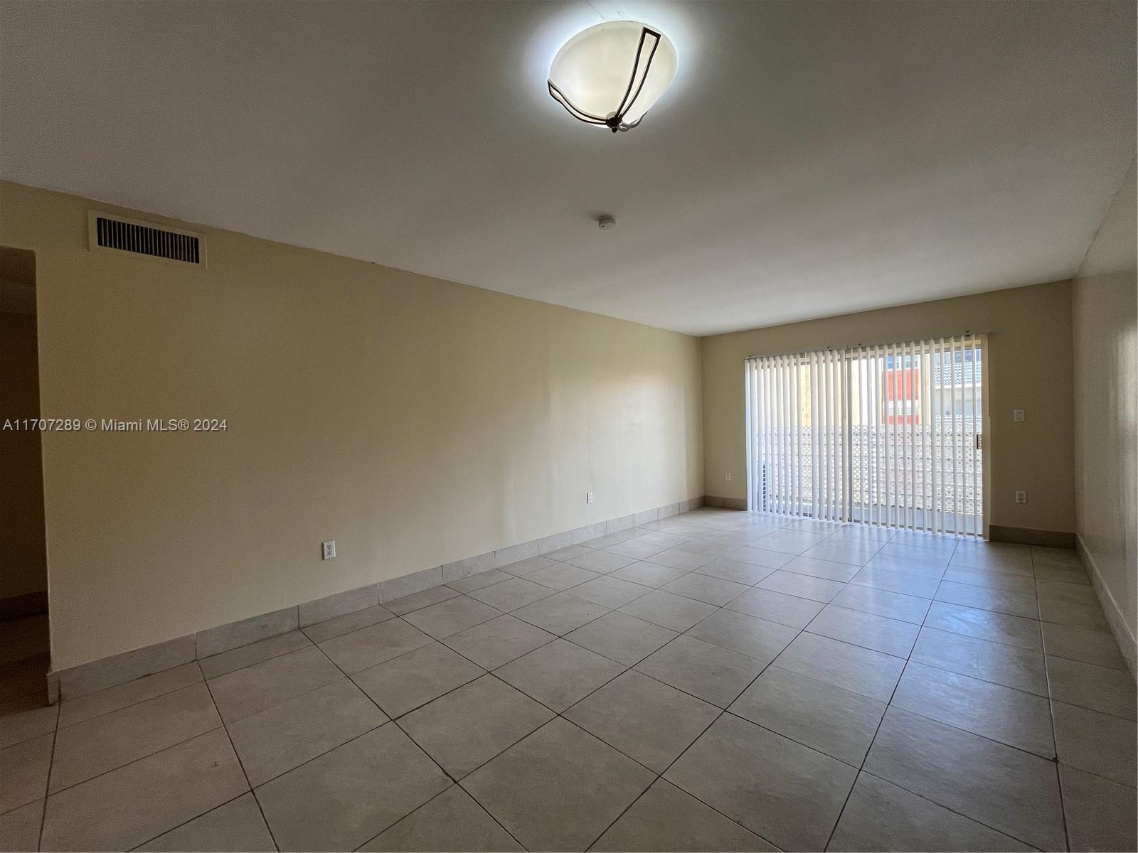 3700 NW 21st St #304, Lauderdale Lakes, Florida image 3