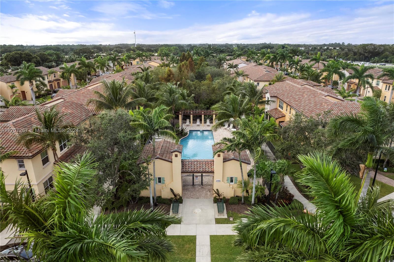 4558 Mediterranean Cir, Palm Beach Gardens, Florida image 47