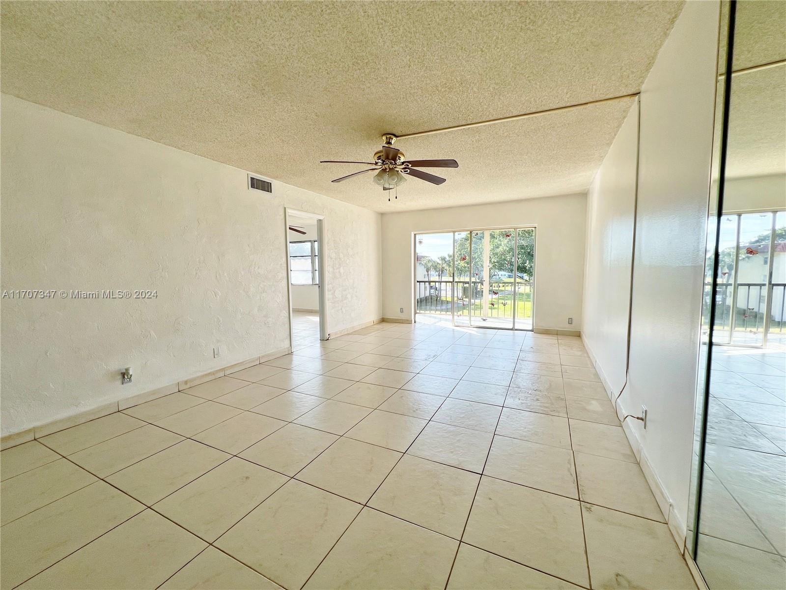 711 S Hollybrook Dr #304, Pembroke Pines, Florida image 12