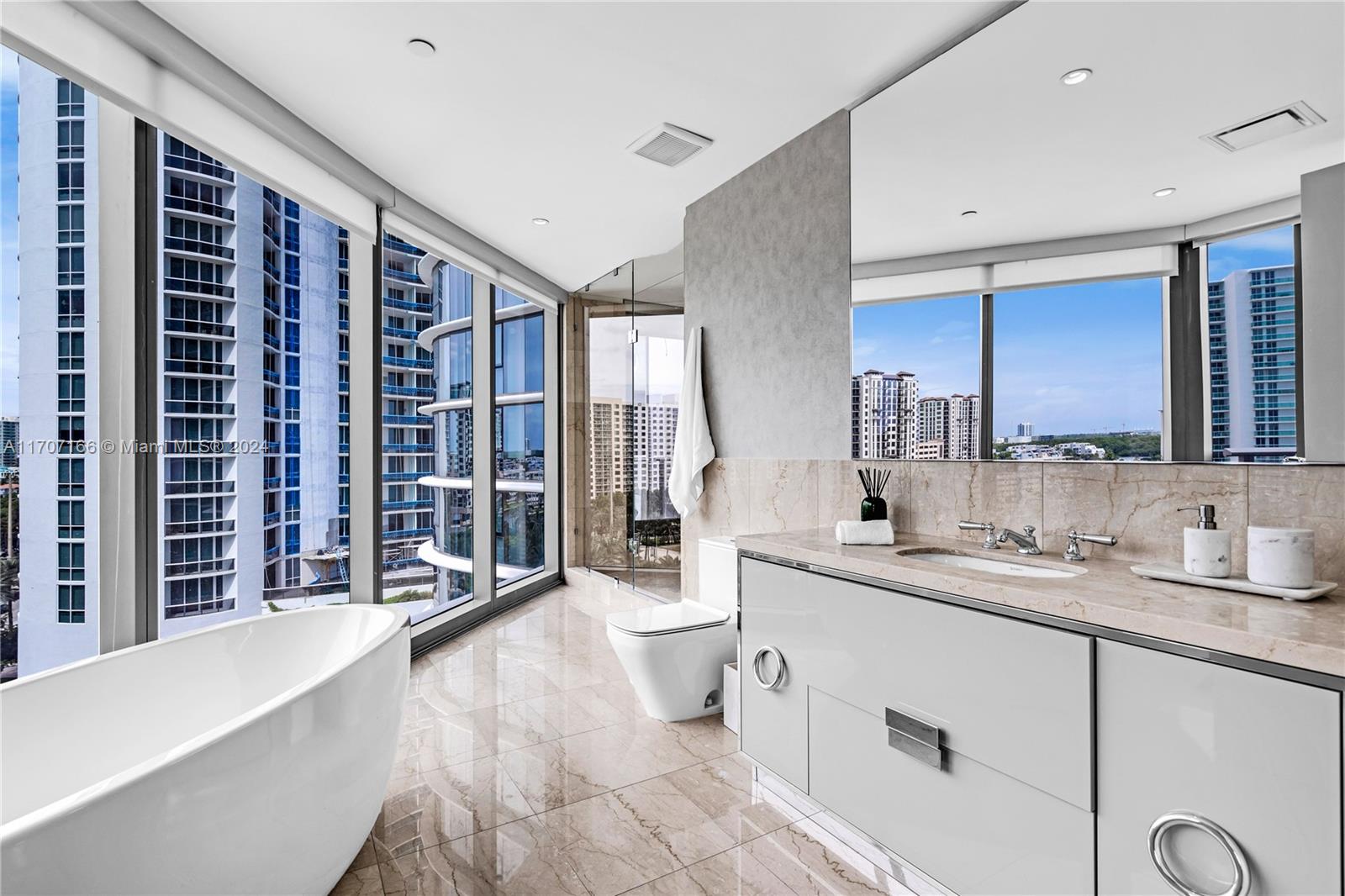 15701 Collins Ave #705, Sunny Isles Beach, Florida image 43