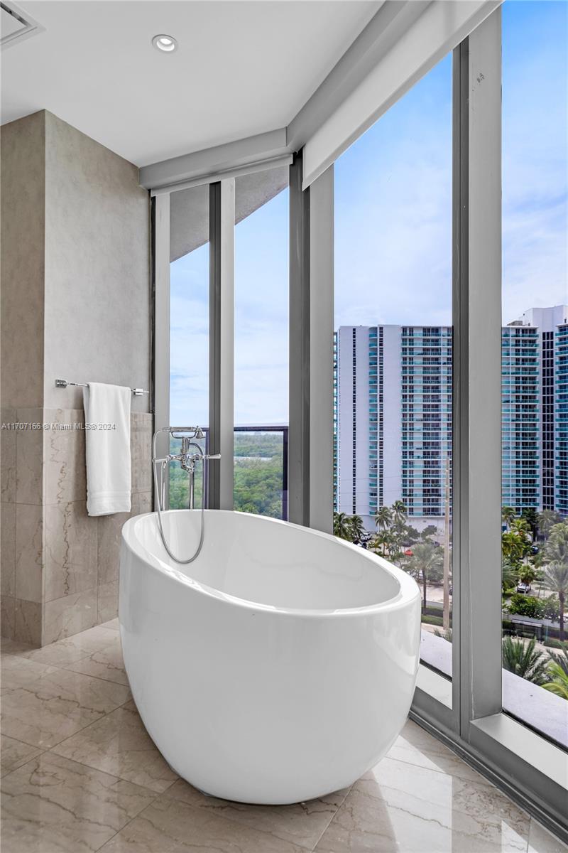 15701 Collins Ave #705, Sunny Isles Beach, Florida image 44