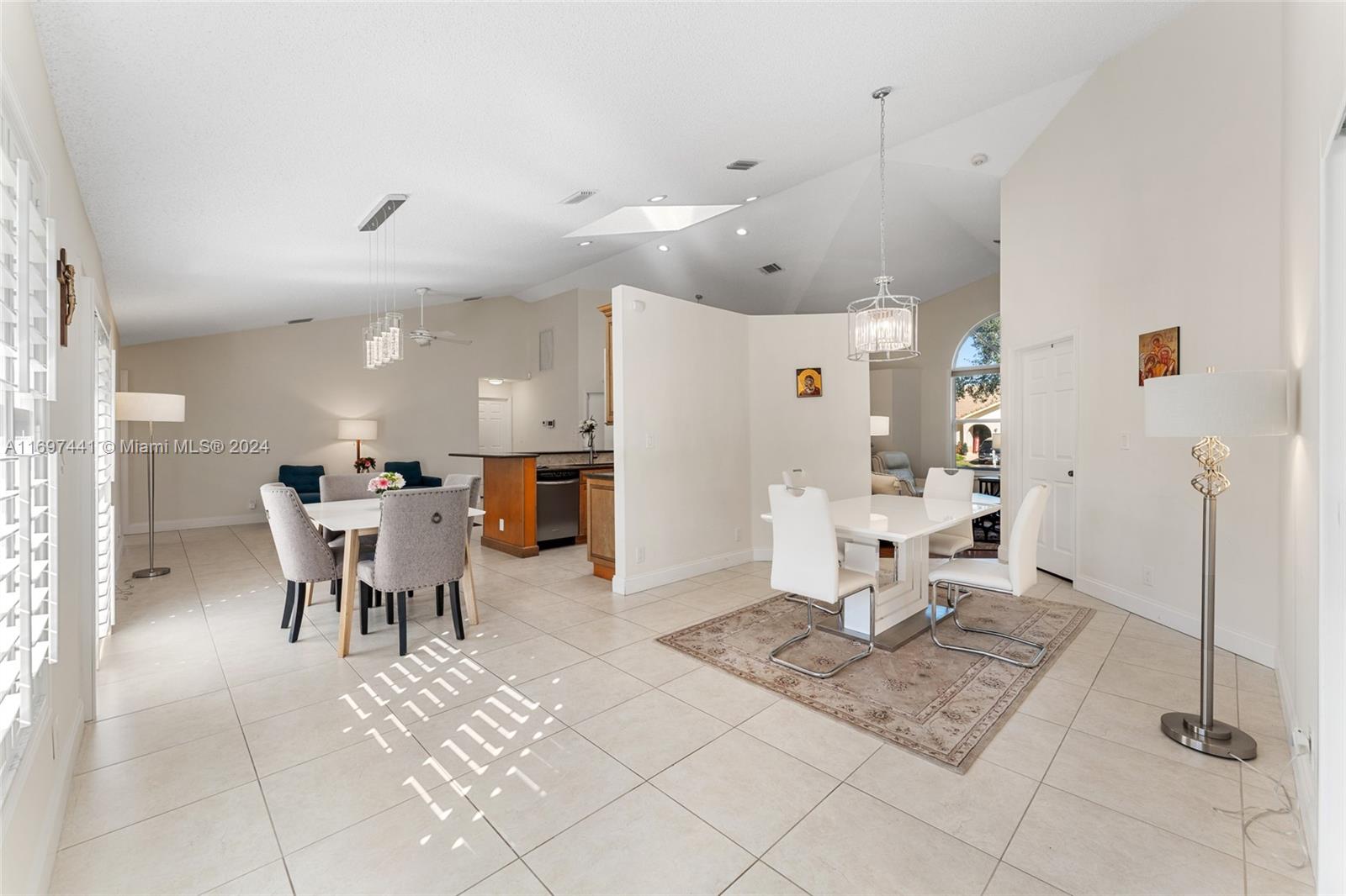 Residential, Coral Springs, Florida image 15