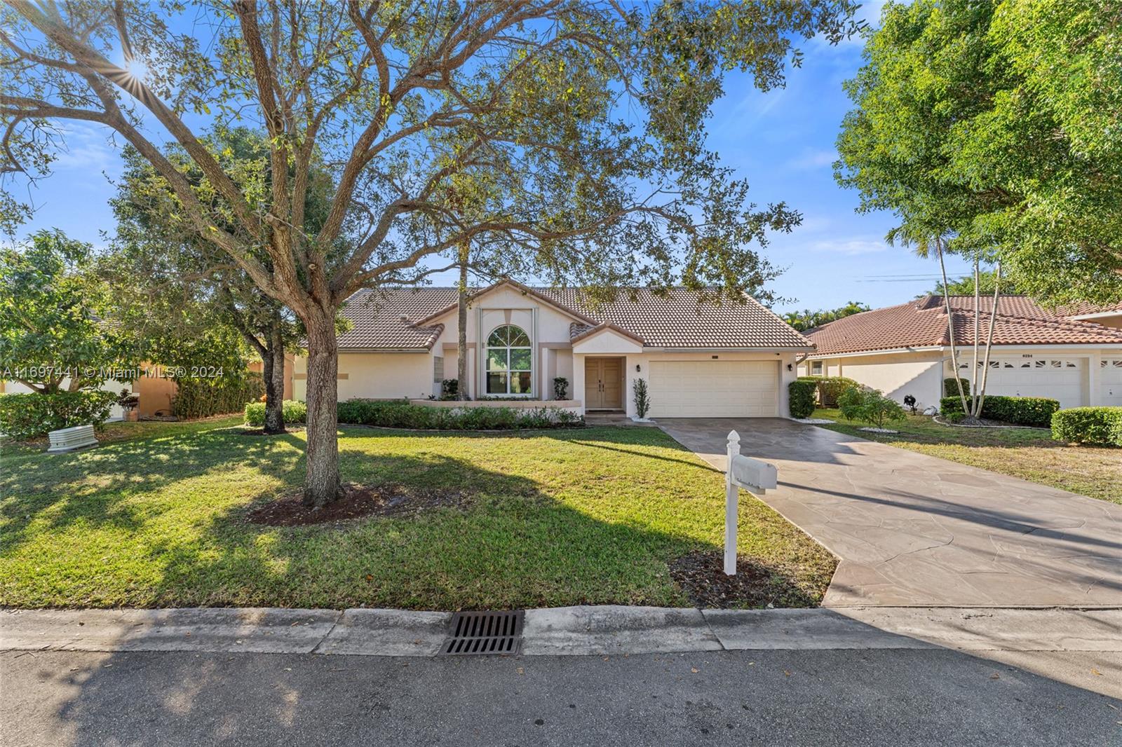 Residential, Coral Springs, Florida image 2