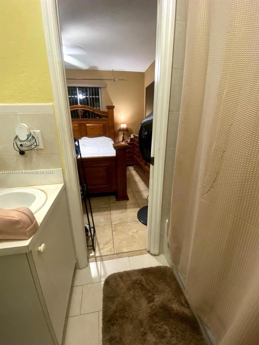 1334 W 42nd St #3, Hialeah, Florida image 23