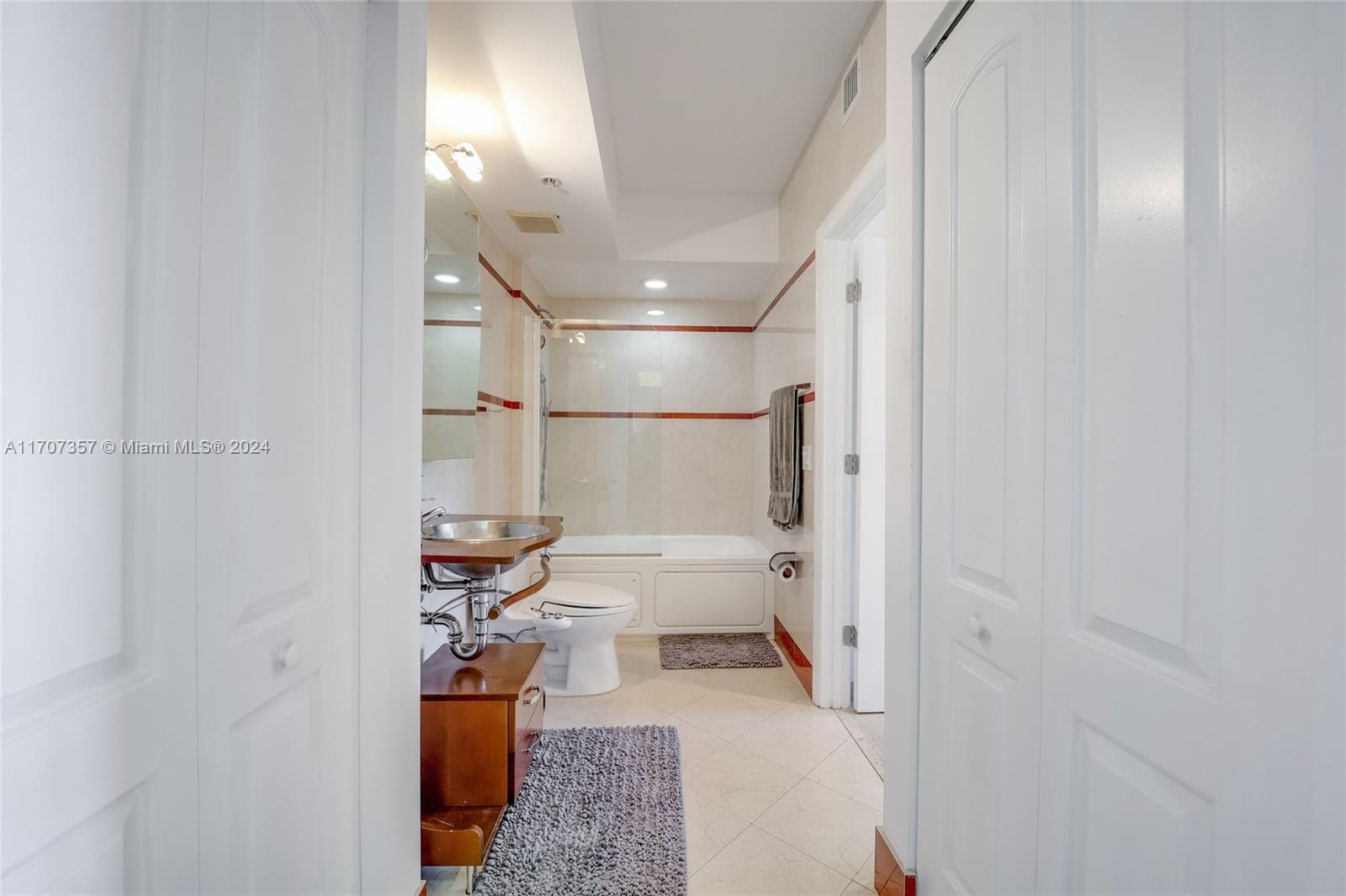 110 Washington Ave #1617, Miami Beach FL 33139