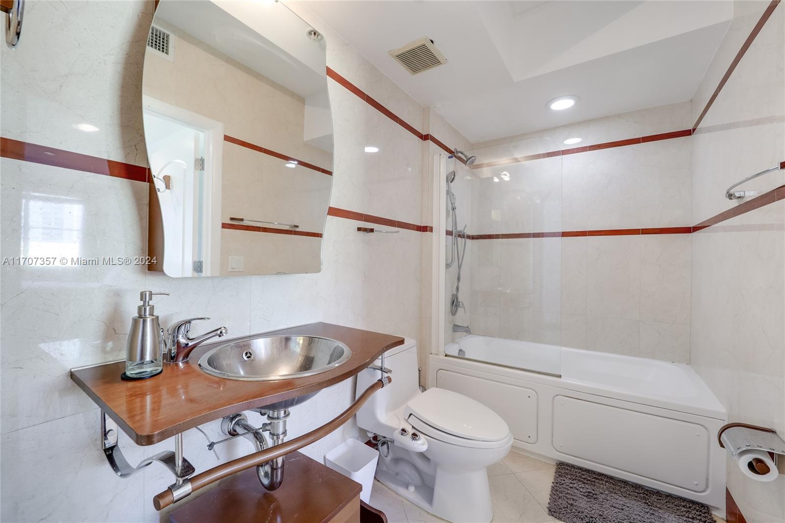 110 Washington Ave #1617, Miami Beach FL 33139