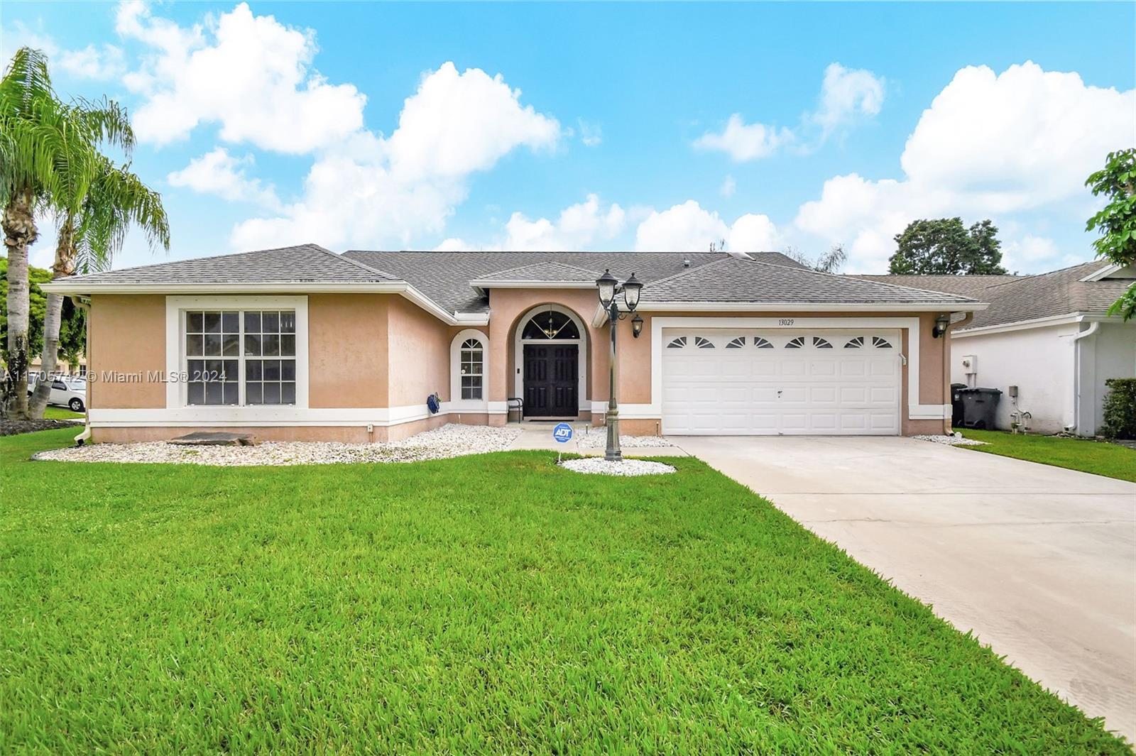 13029 Meadowbreeze Drive, Wellington, Florida image 1