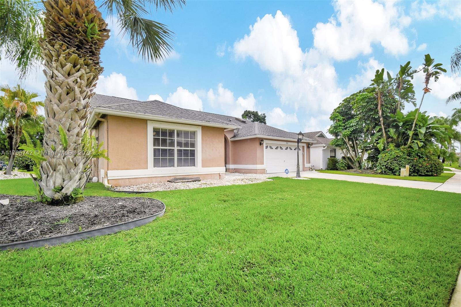 13029 Meadowbreeze Drive, Wellington, Florida image 2