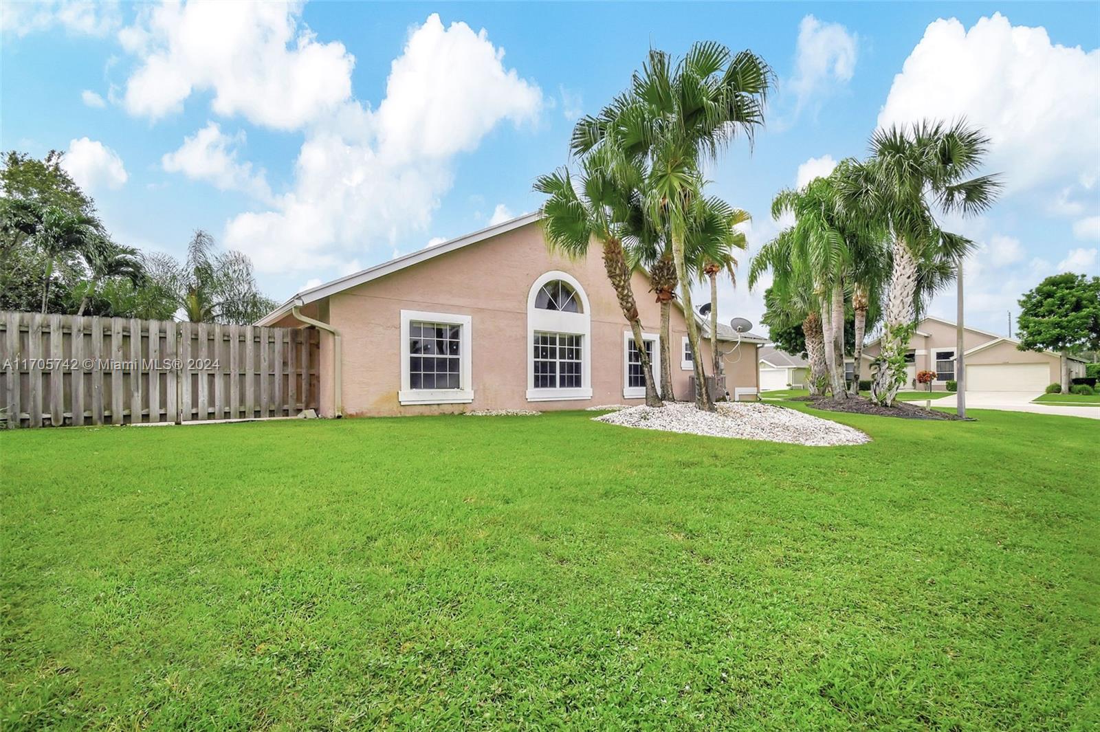 13029 Meadowbreeze Drive, Wellington, Florida image 4