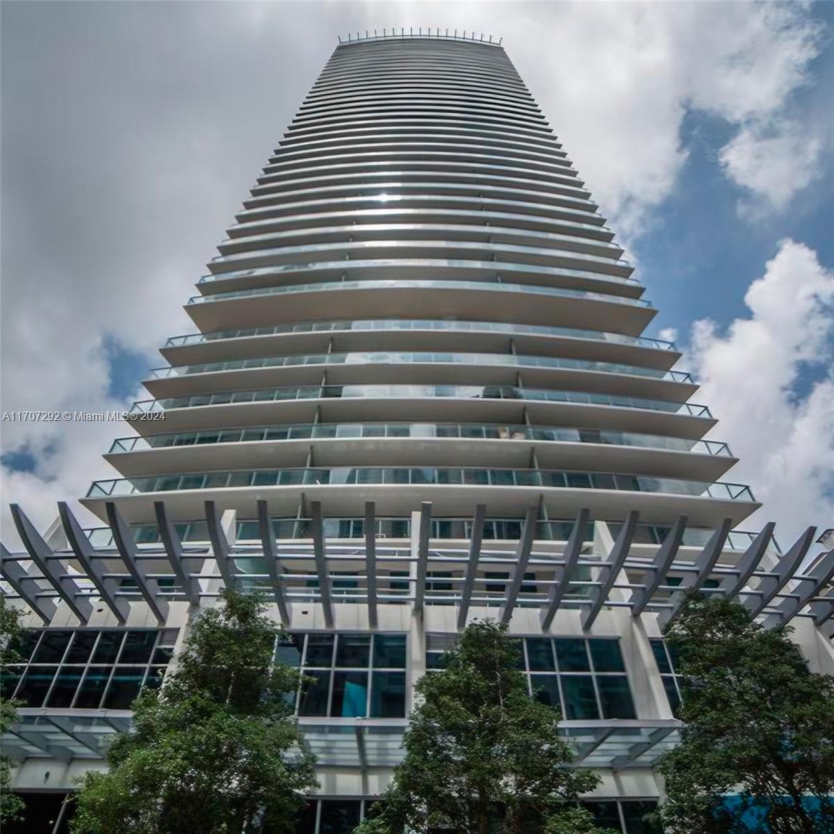 Beautiful, furnished 1 beroom unit with a large den in the heart of Brickell. Never rented before as it used to be owner occupied. The den is the size of a regular bedroom, with double reach in closet, pull out sofa (currently used as a media room). Valet parking for 1 vehicle included in the price. 
Walking distance to Brickell City Centre/Mary Brickell. World class amenities building designed by Pininfarina. 
Please reach out directly to the owner/agent 7868535177 (text or wapp only).