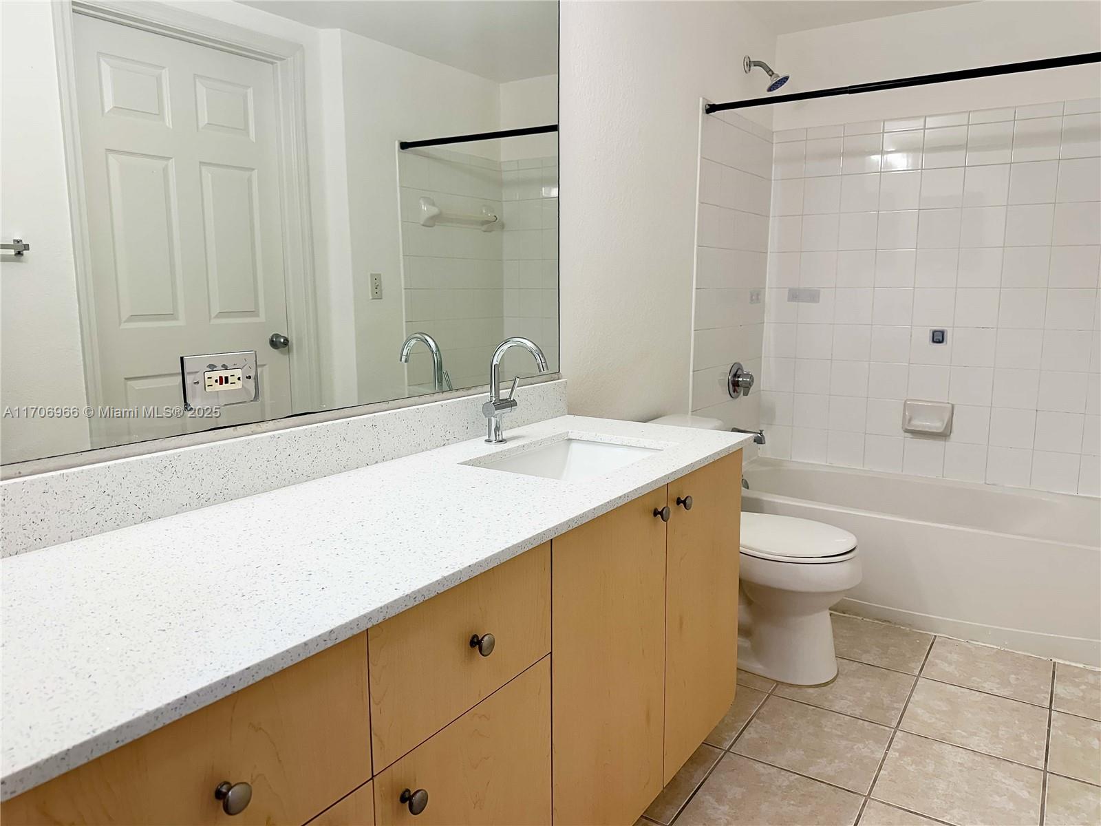 2564 Centergate Dr #208, Miramar, Florida image 4