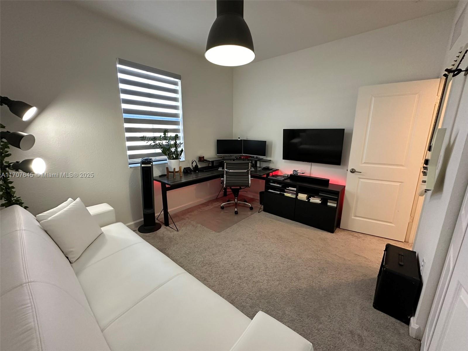 Listing Photo 9