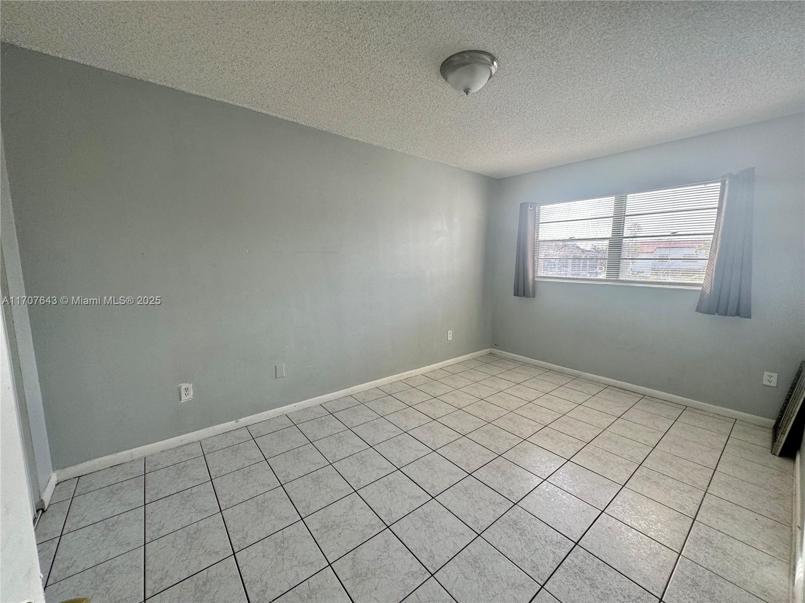 18250 Mediterranean Blvd #8-15 / 15-8, Hialeah, Florida image 10