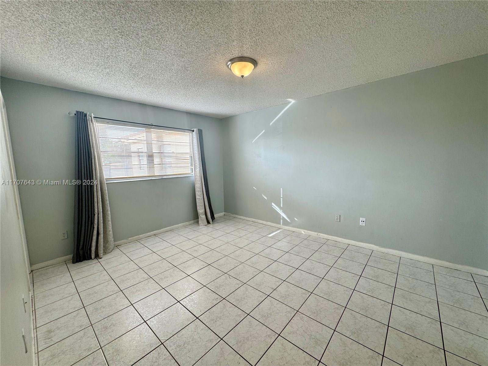 18250 Mediterranean Blvd #8-15 / 15-8, Hialeah, Florida image 11