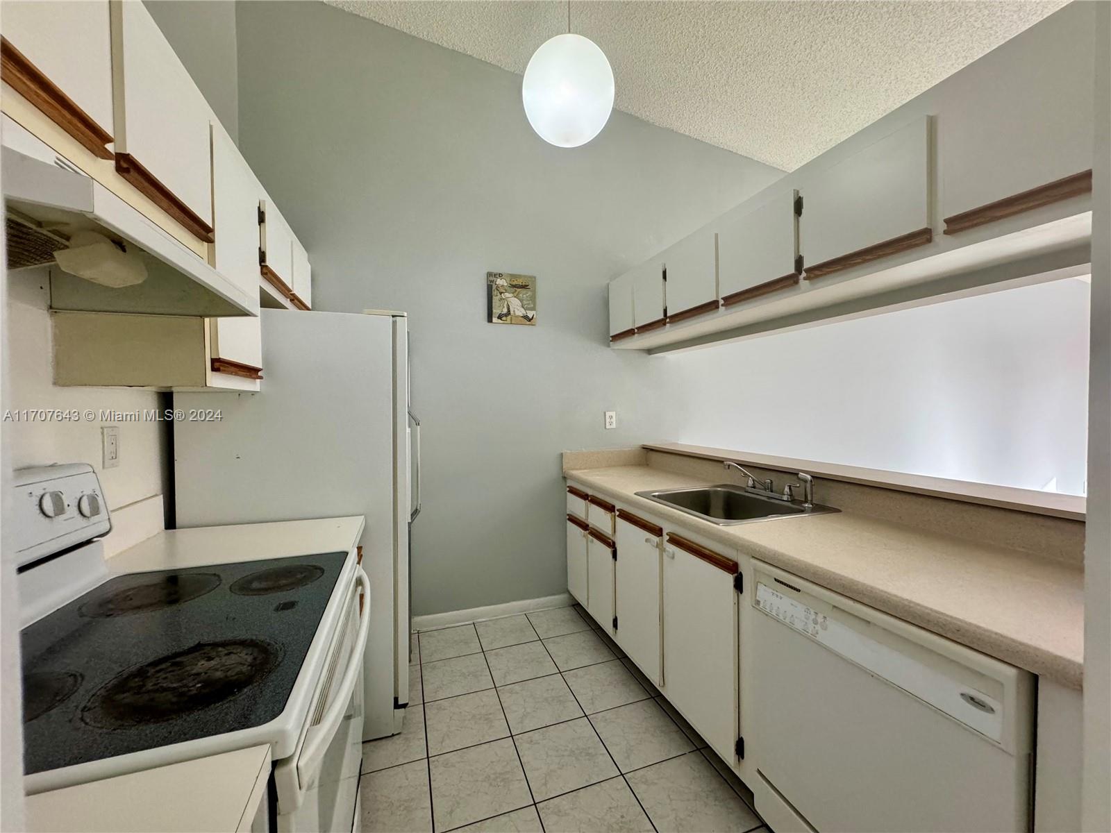 18250 Mediterranean Blvd #8-15 / 15-8, Hialeah, Florida image 12