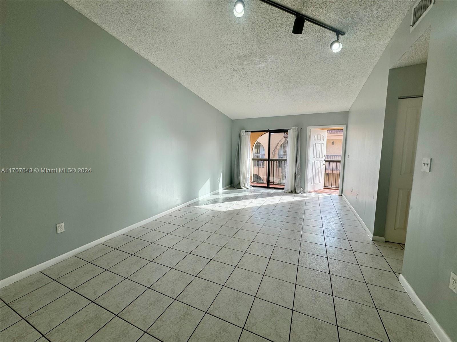 18250 Mediterranean Blvd #8-15 / 15-8, Hialeah, Florida image 19