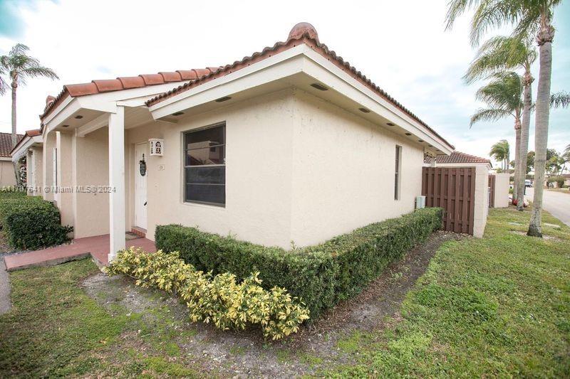 6230 NW 170th Ter, Hialeah, Florida image 2