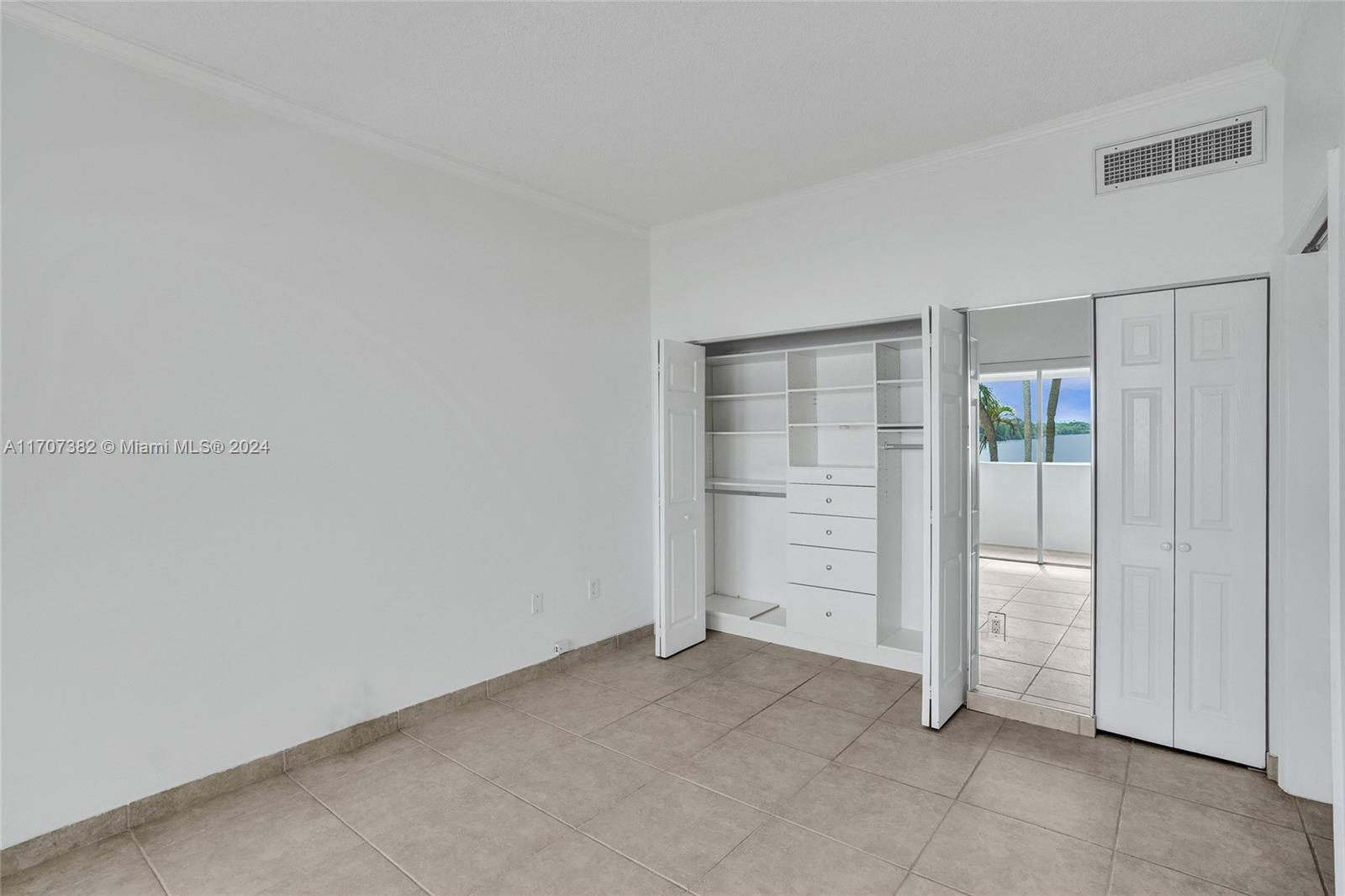 500 Bayview Dr #118, Sunny Isles Beach, Florida image 19