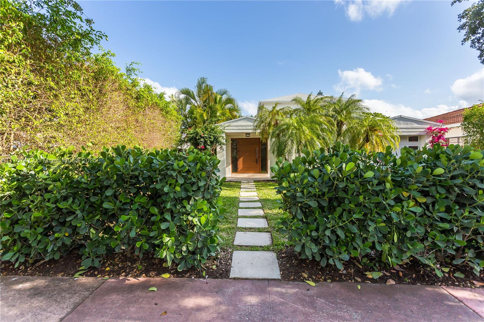 646 W 51st St, Miami Beach, Florida image 30