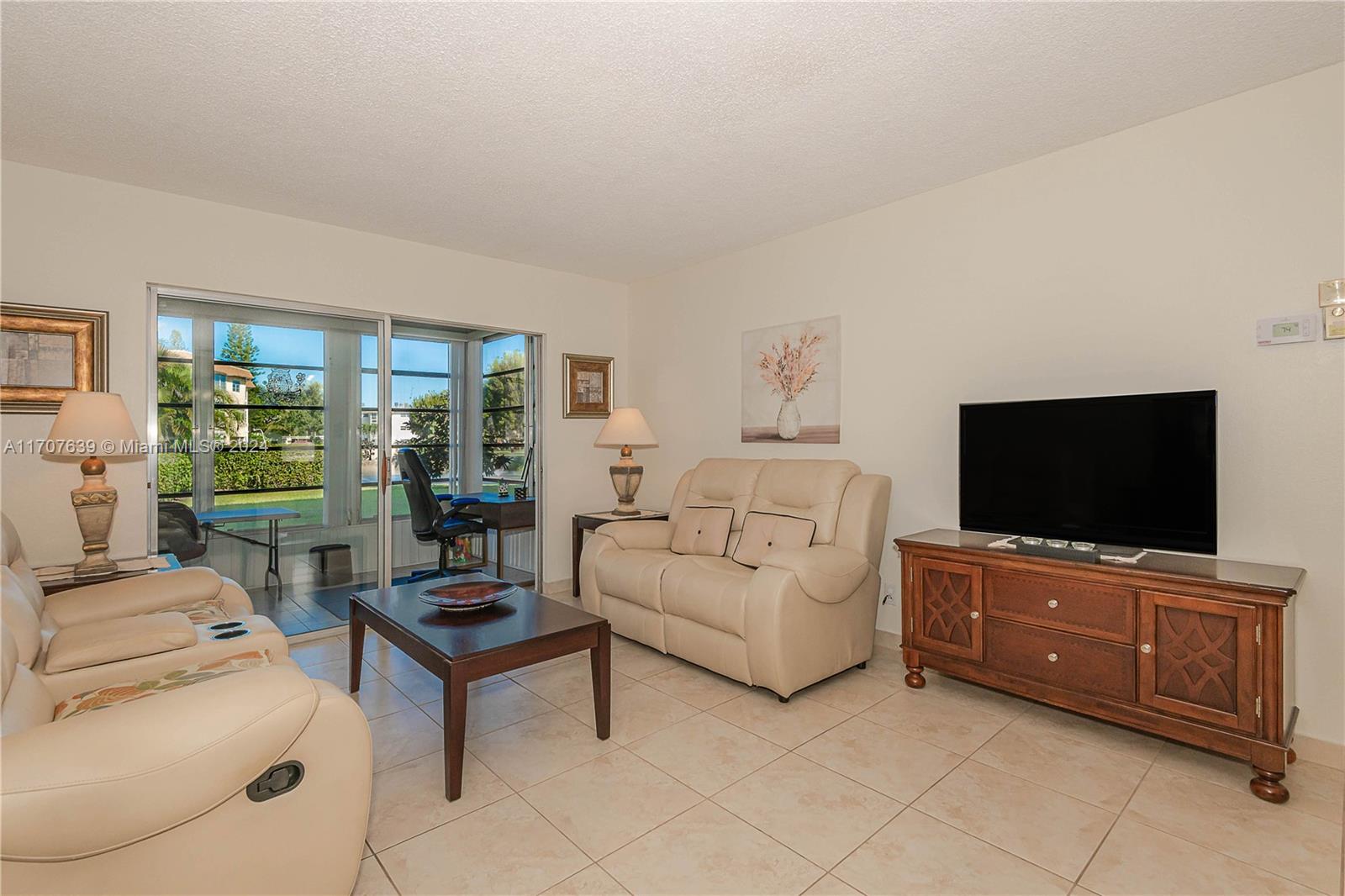 4805 NW 35th St #404, Lauderdale Lakes, Florida image 14