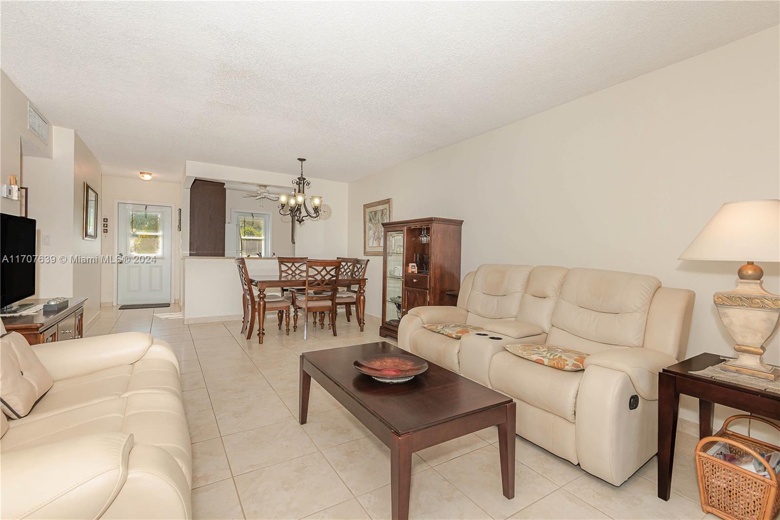 4805 NW 35th St #404, Lauderdale Lakes, Florida image 15