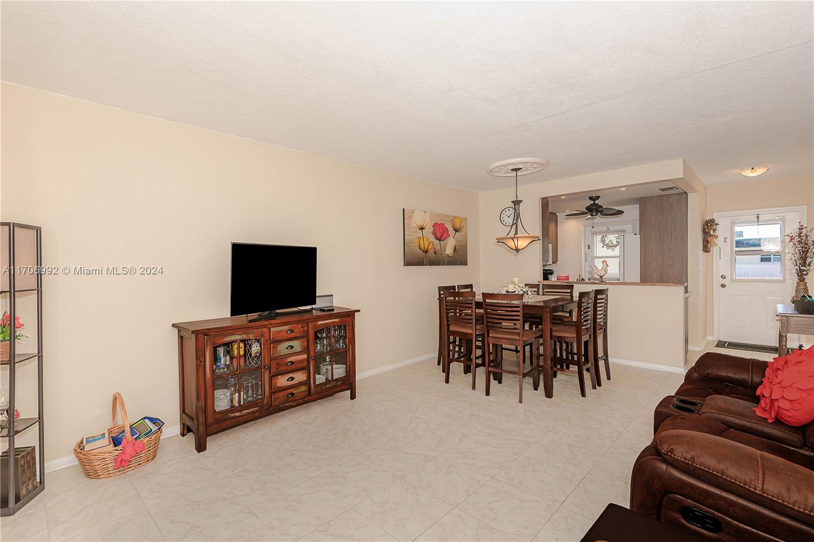 4805 NW 35th St #601, Lauderdale Lakes, Florida image 12