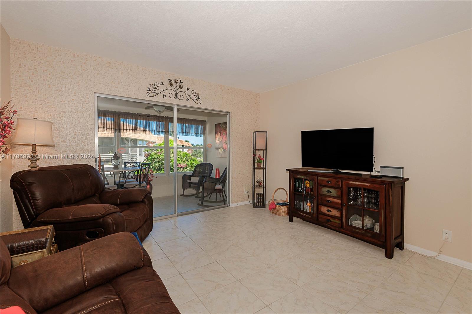 4805 NW 35th St #601, Lauderdale Lakes, Florida image 14