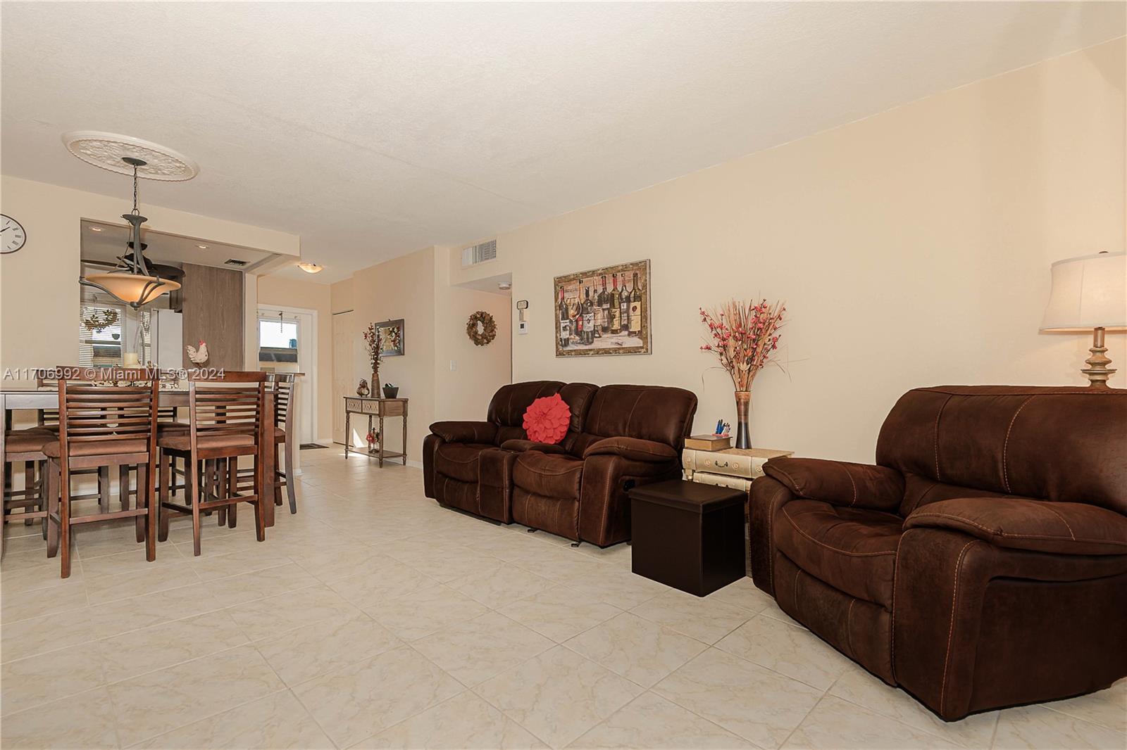 4805 NW 35th St #601, Lauderdale Lakes, Florida image 15