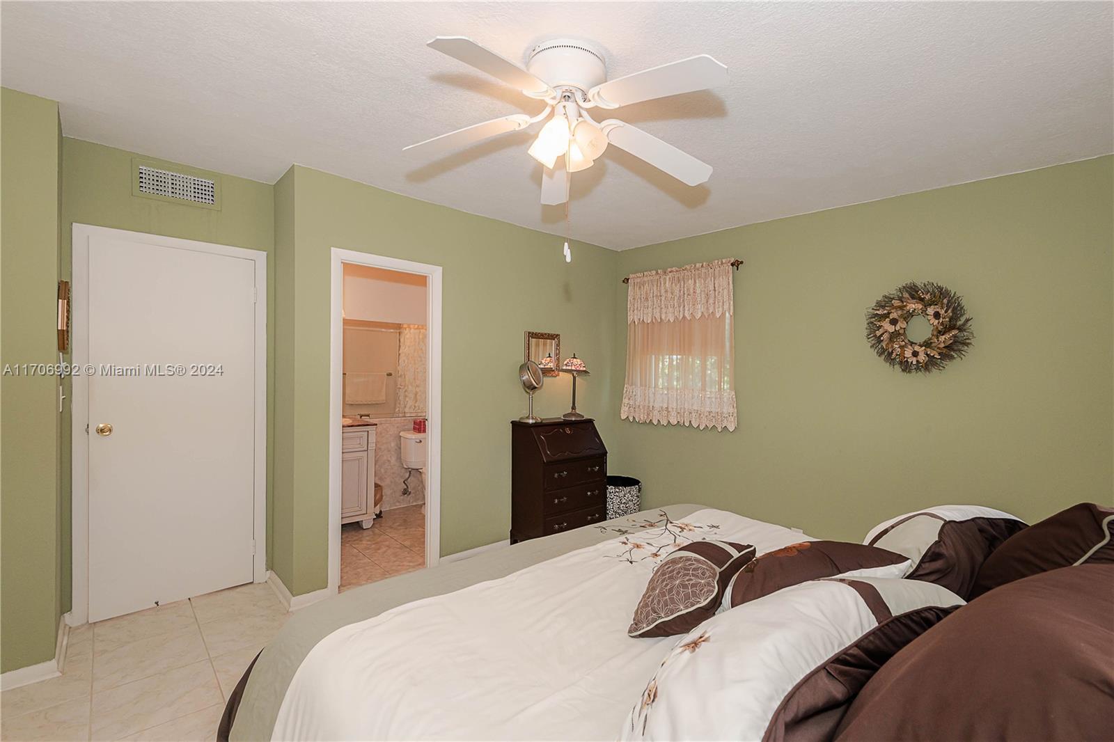 4805 NW 35th St #601, Lauderdale Lakes, Florida image 22