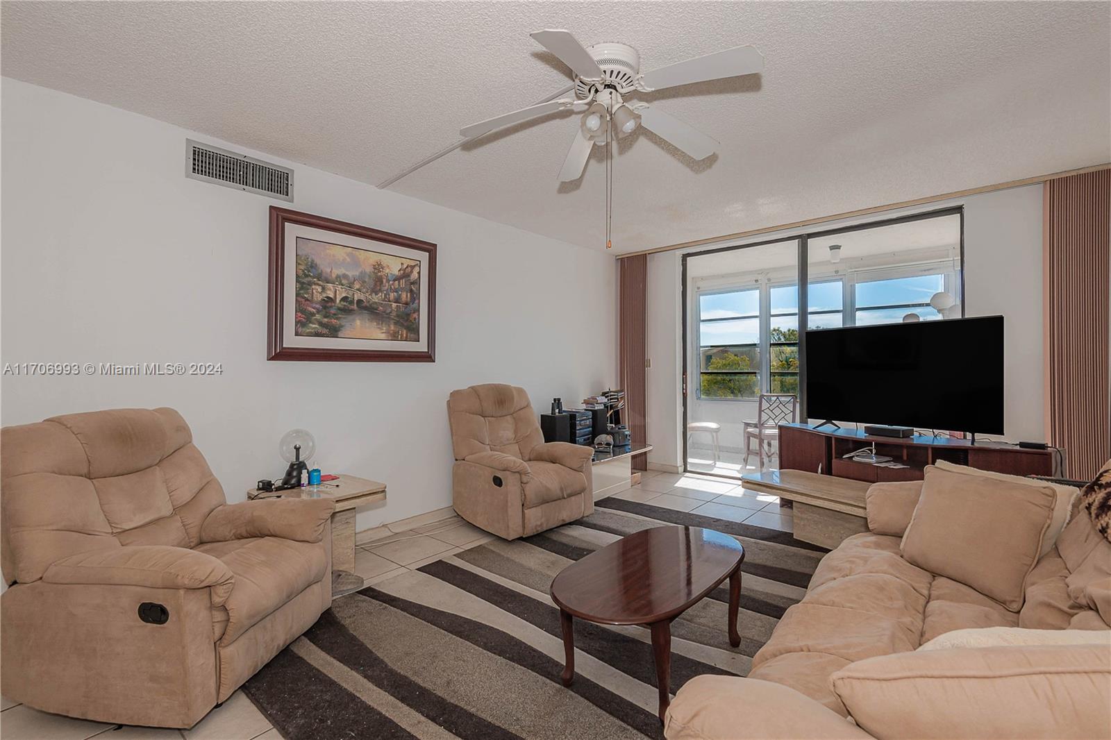 2800 Somerset Dr #402J, Lauderdale Lakes, Florida image 9