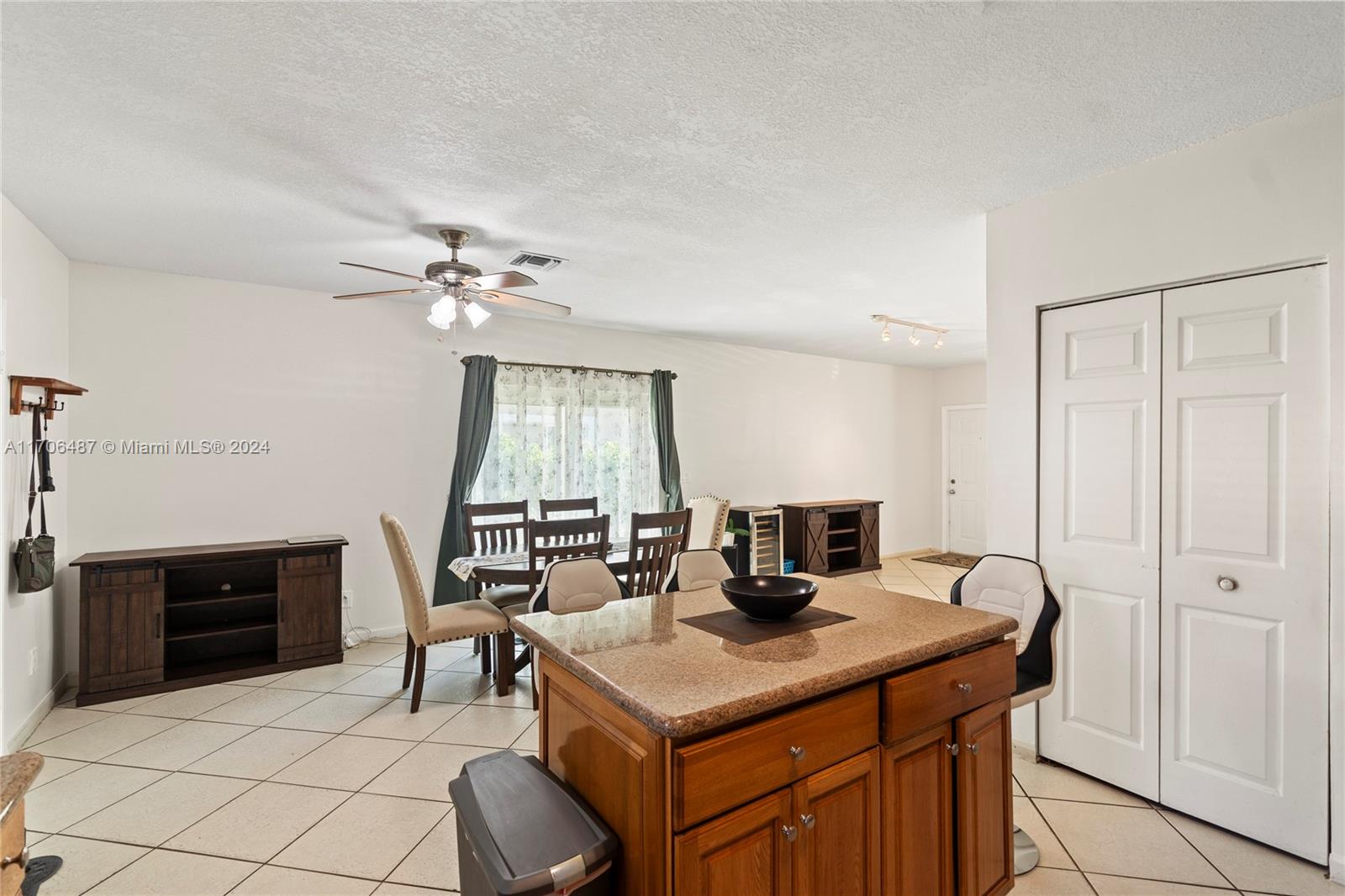 10531 NW 57th St, Coral Springs, Florida image 13