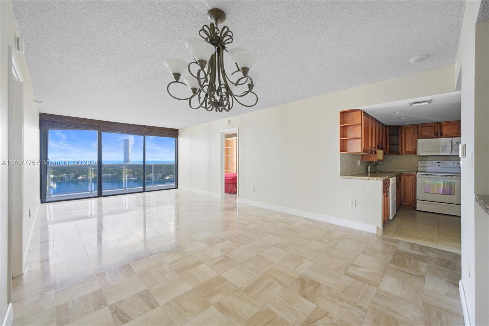 20505 E Country Club Dr #1434, Aventura, Florida image 4