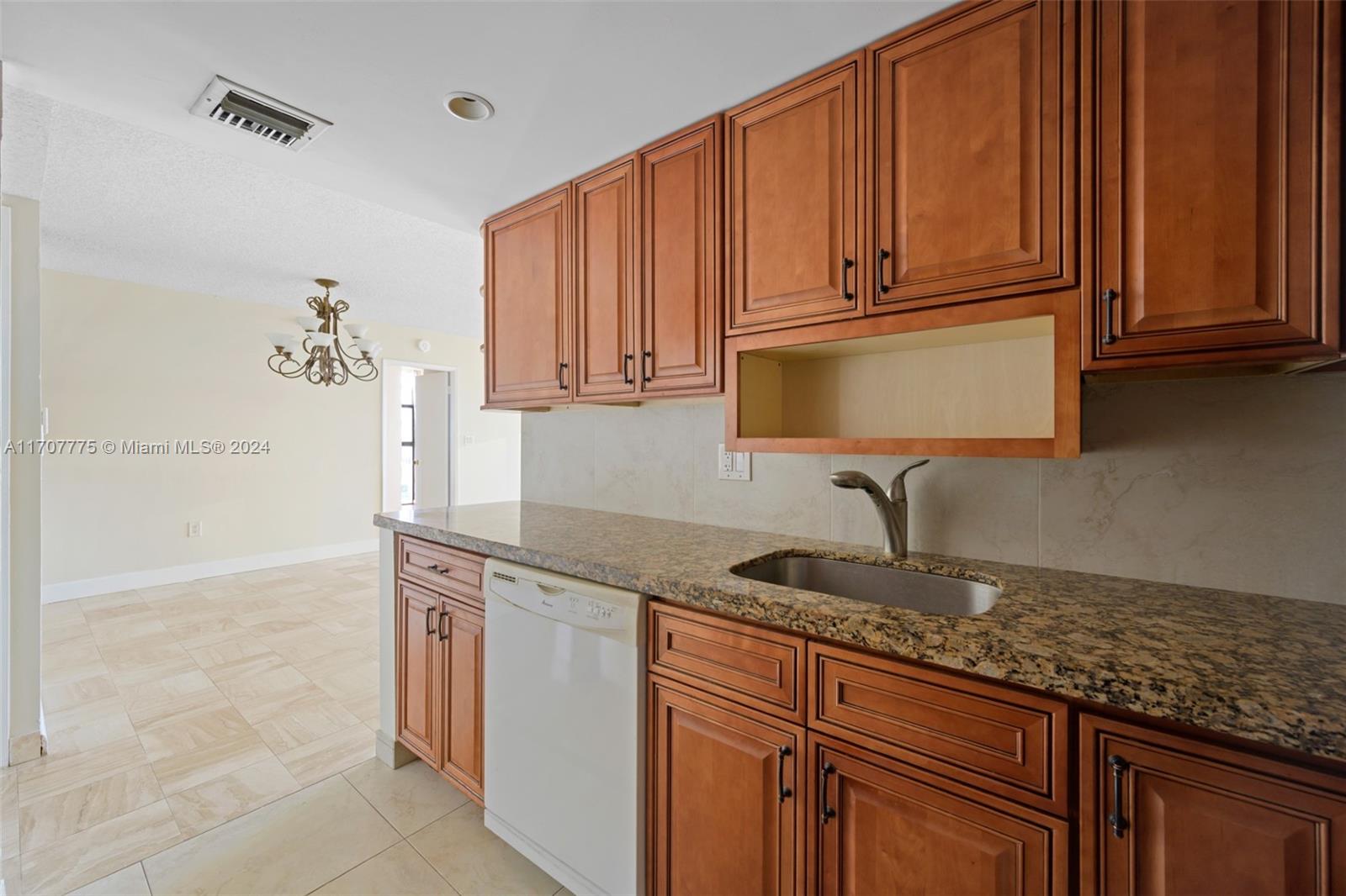 20505 E Country Club Dr #1434, Aventura, Florida image 7