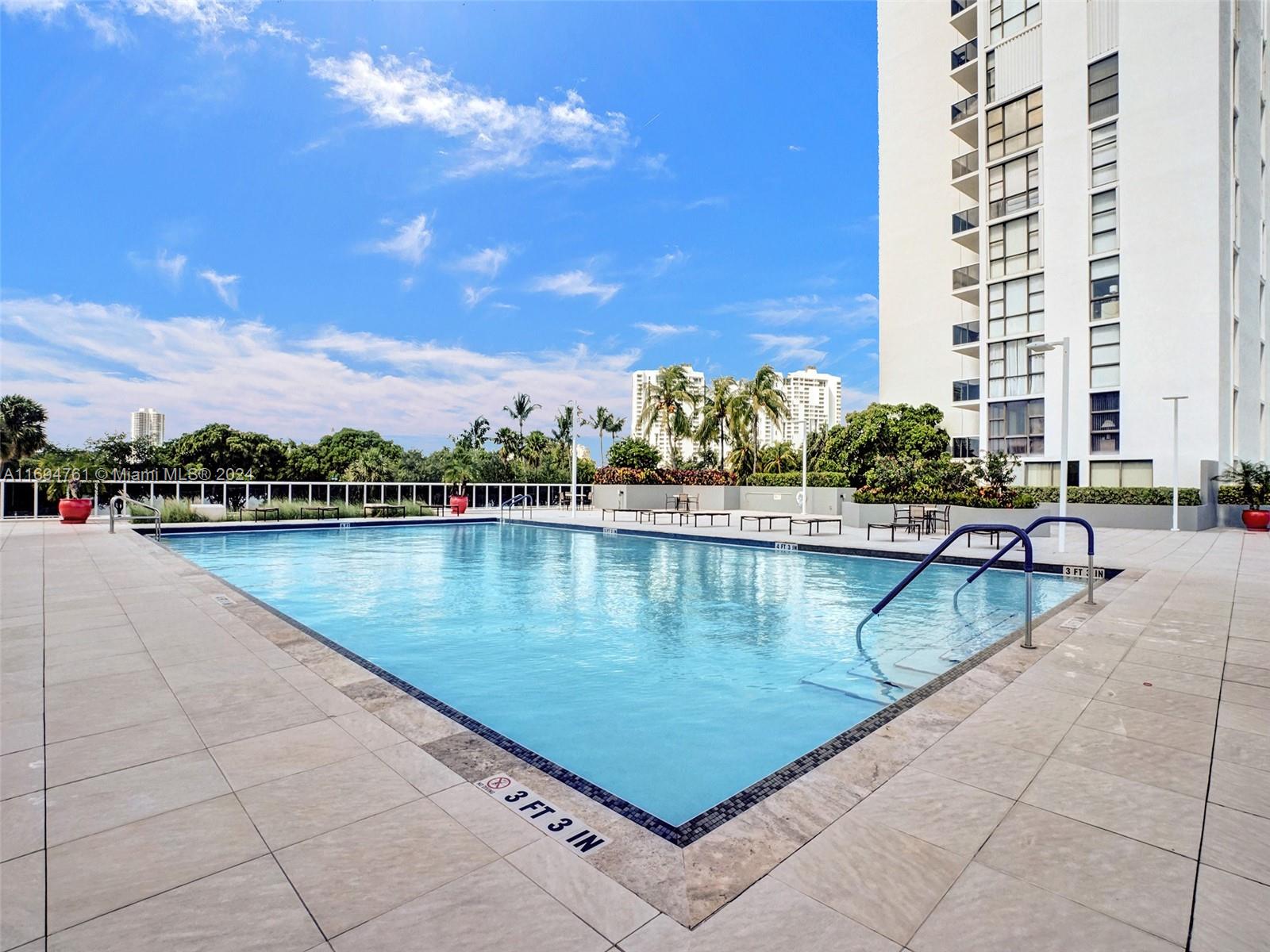 3625 N Country Club Dr #706, Aventura, Florida image 44