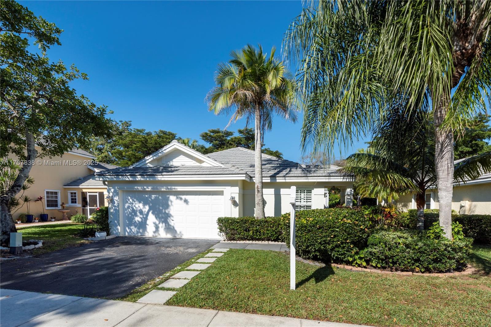 2937 Quail Run Ln, Davie, Florida image 2