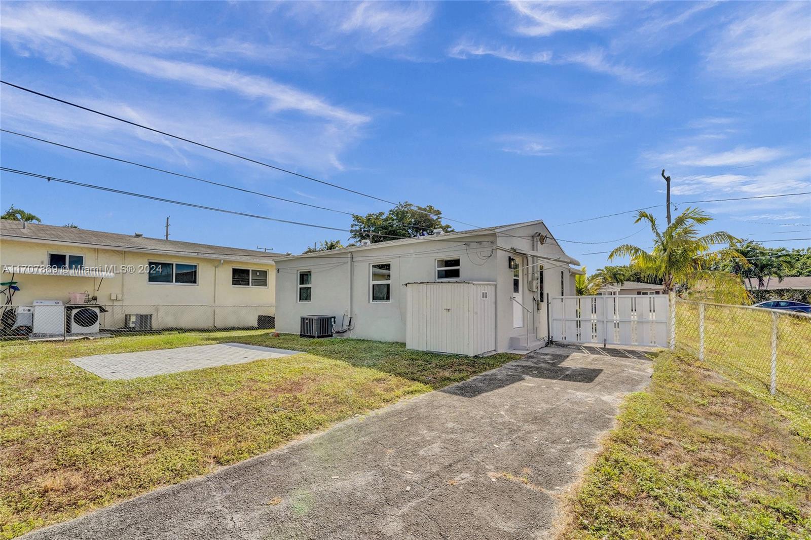 2421 Garfield St, Hollywood, Florida image 44