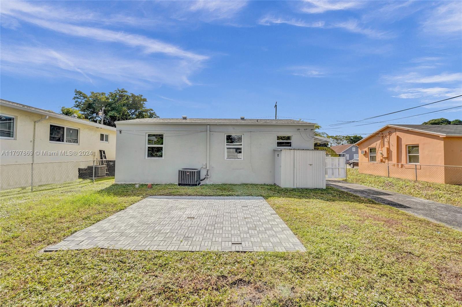 2421 Garfield St, Hollywood, Florida image 45