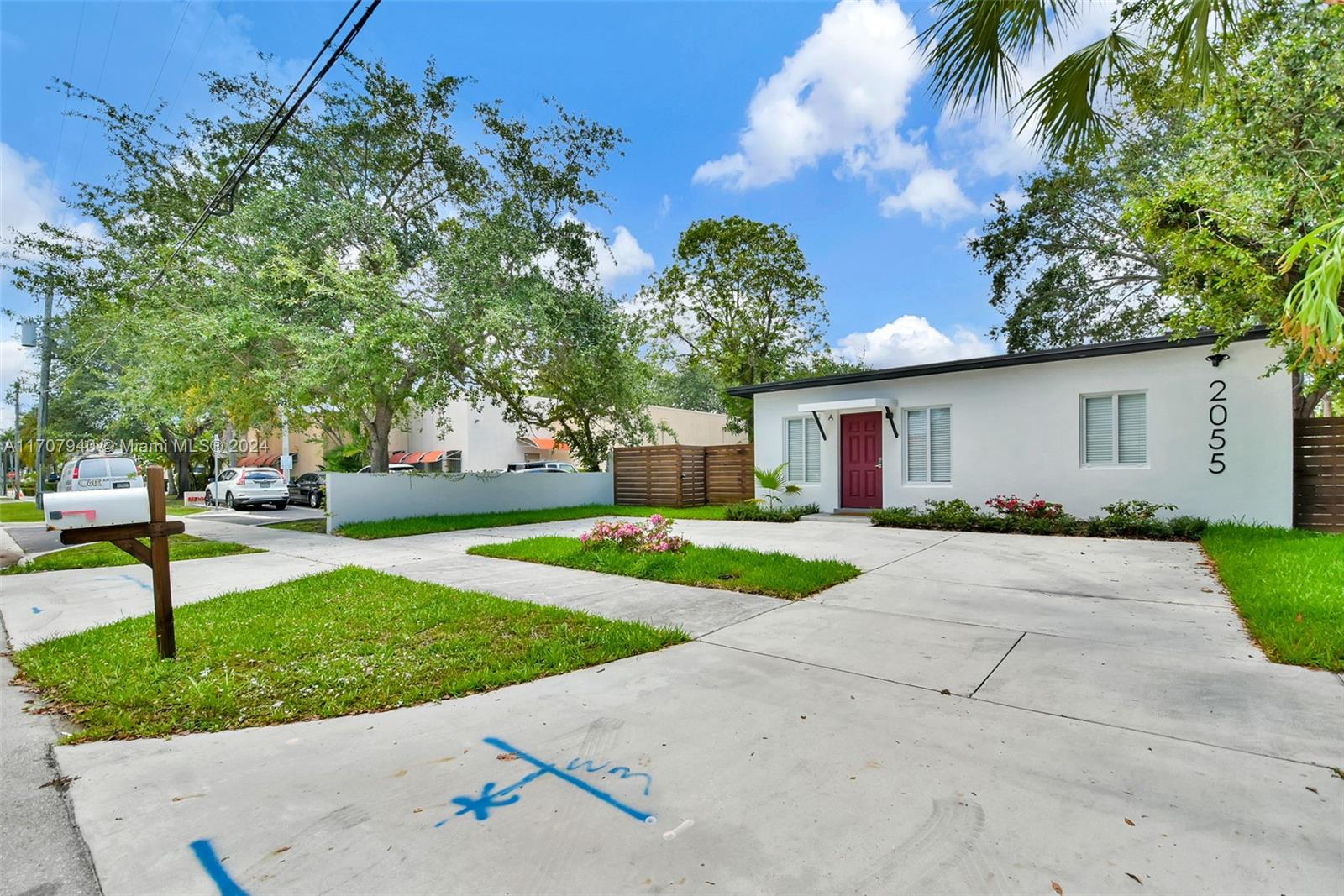 2055 NE 140th St, North Miami Beach, Florida image 2