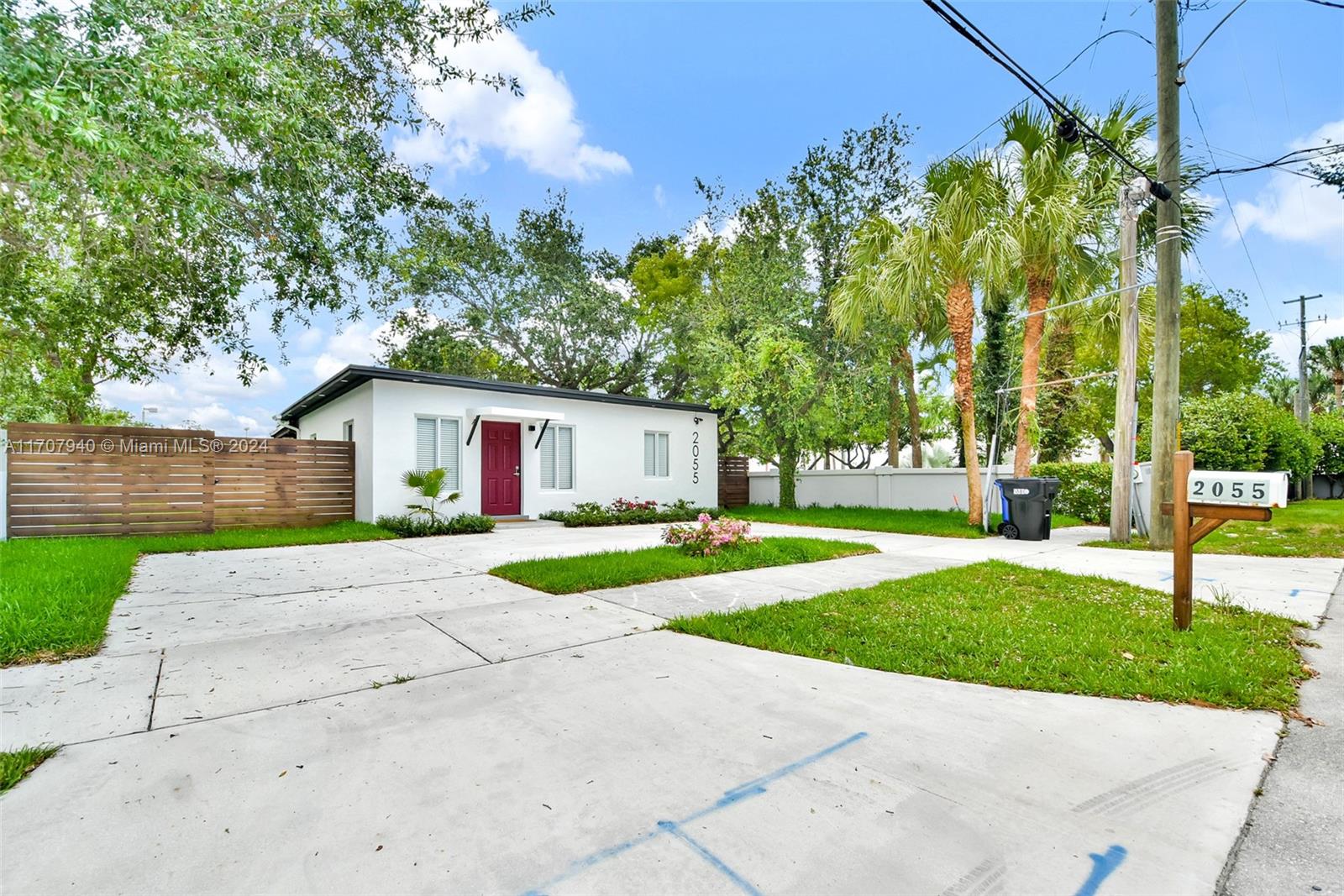 2055 NE 140th St, North Miami Beach, Florida image 3