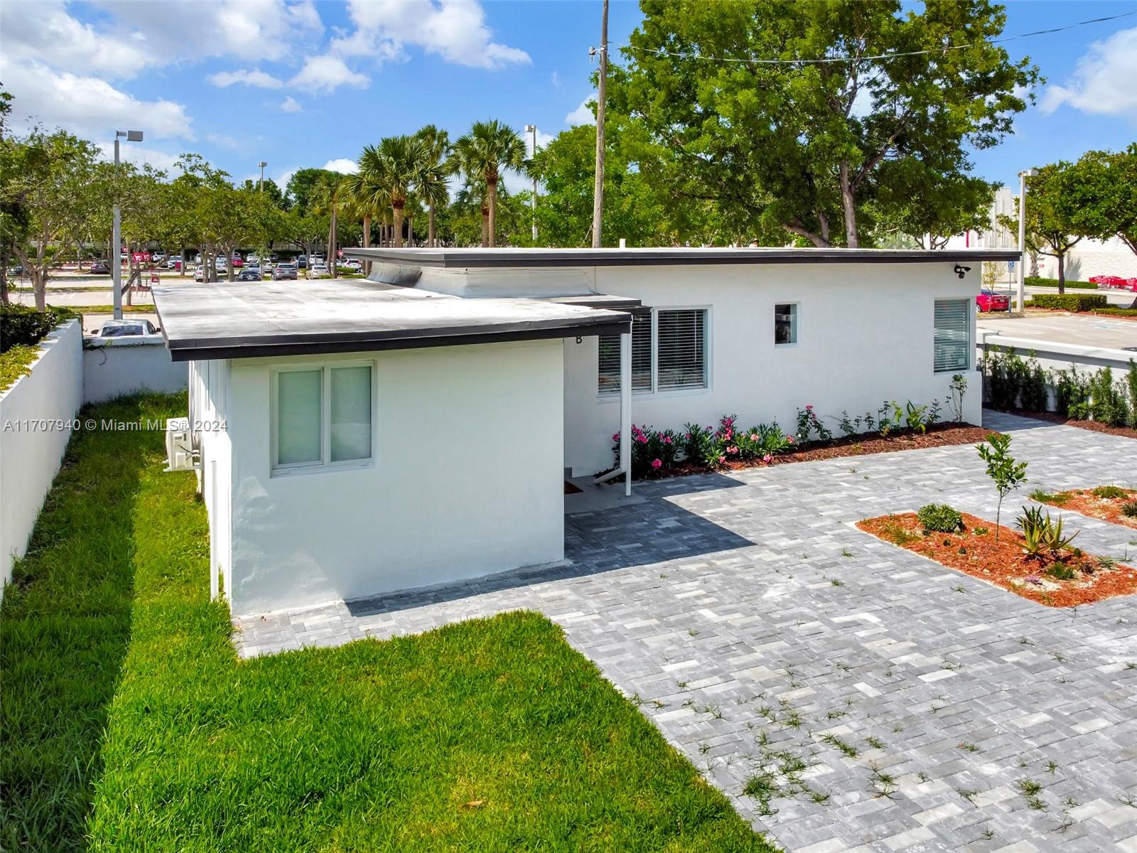 2055 NE 140th St, North Miami Beach, Florida image 8