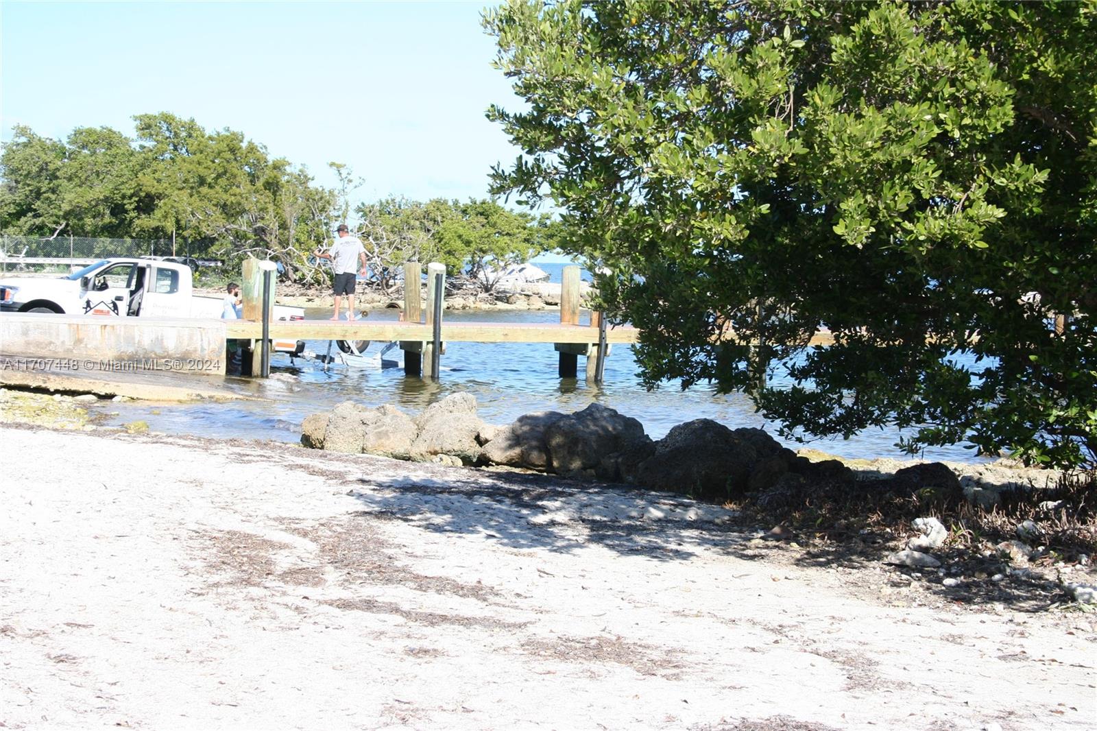 Land, Tavernier, Florida image 10