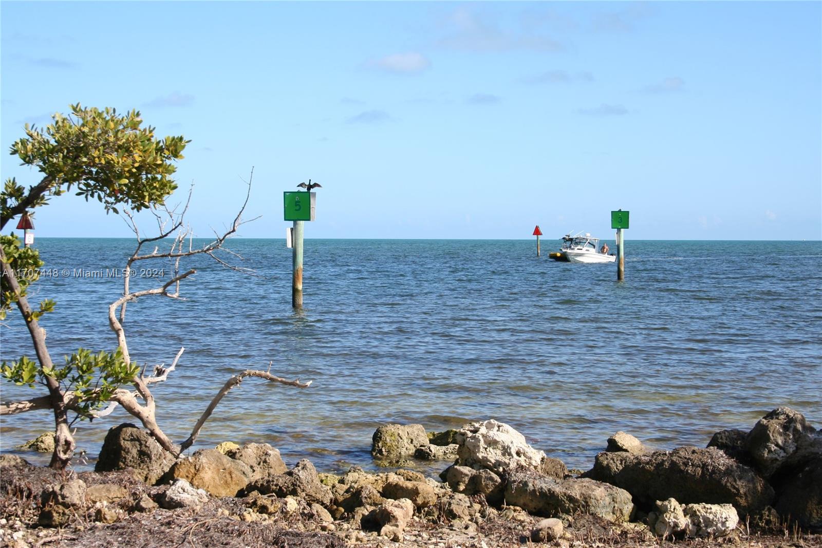 Land, Tavernier, Florida image 8