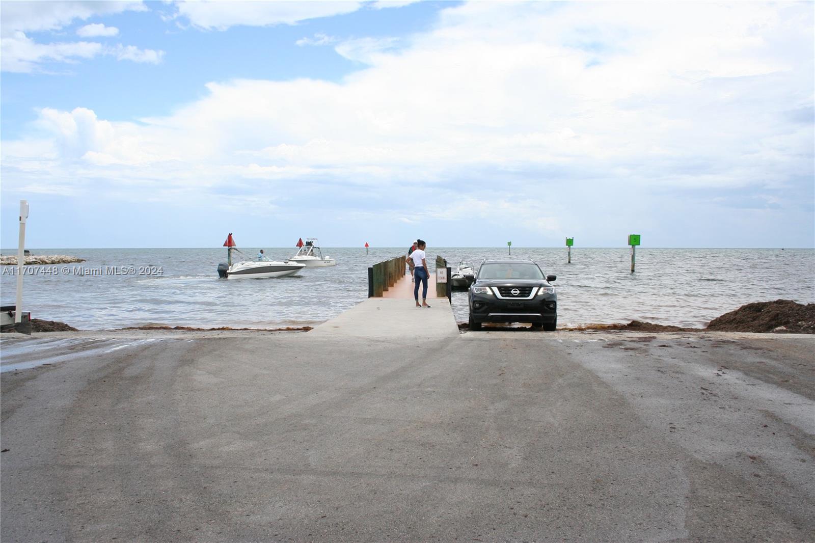 Land, Tavernier, Florida image 9